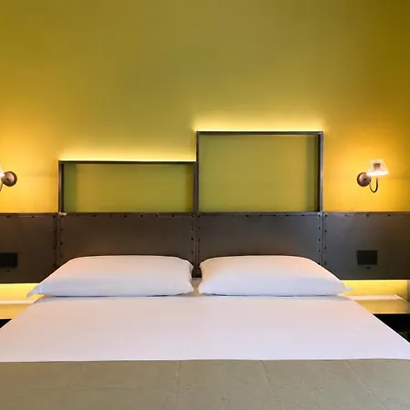 Chroma Design 4*