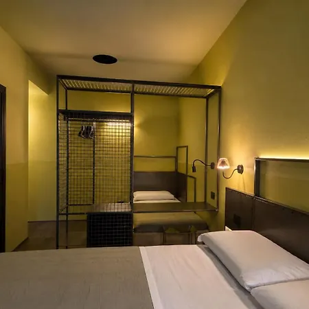 Chroma Design 4* Roma