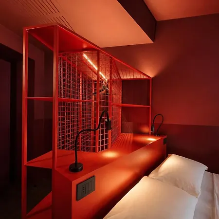 Chroma Design Roma